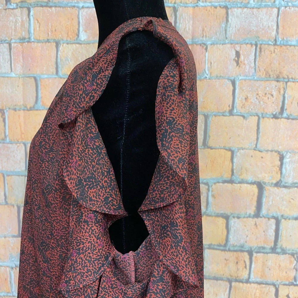 Gibson Latimer Cold-Shoulder Tie Neck‎ Top